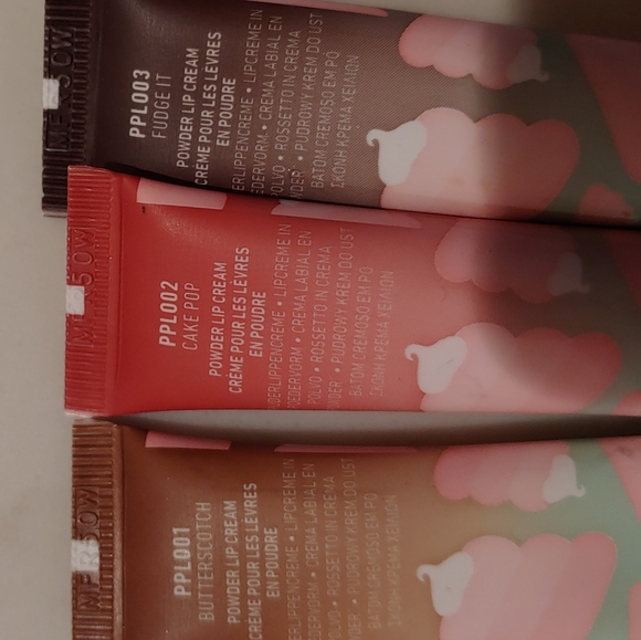 Lip product bundle - Picture 2 of 5